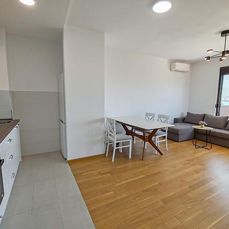 בודווה Sea View Apartment In Becici מראה חיצוני תמונה